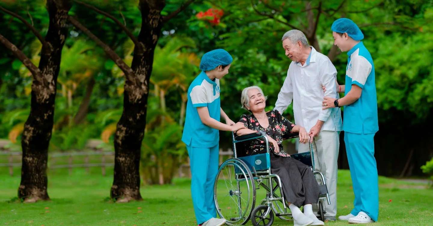 MUCH Mobile Healthcare caregivers with patient
